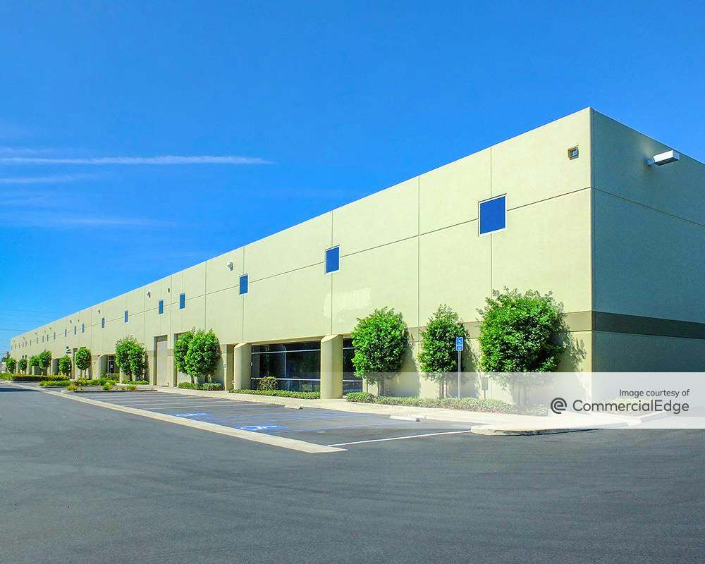 Valley View Farms Business Center 14101 Rosecrans Avenue, La Mirada